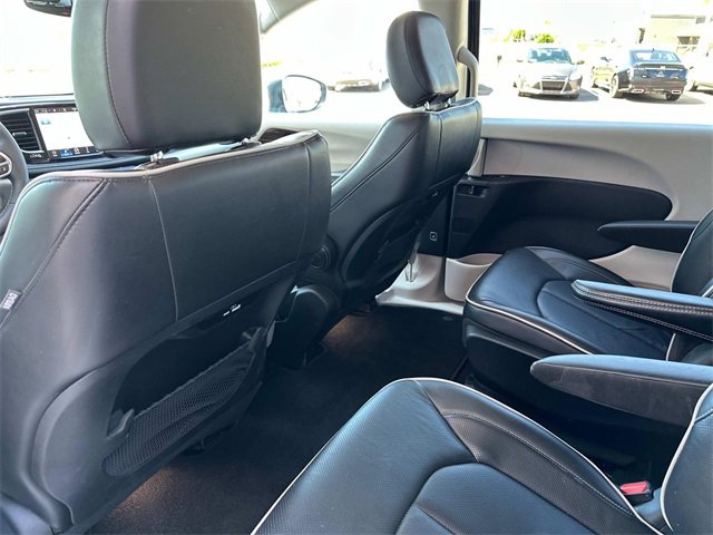 2022 Chrysler Pacifica Hybrid Limited photo 51