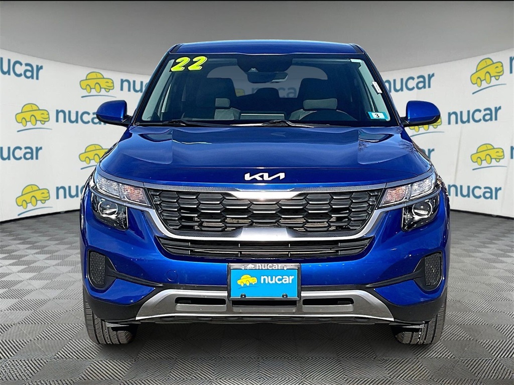 2022 Kia Seltos LX photo 2