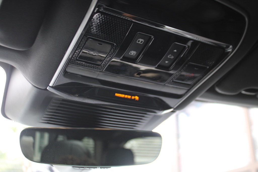 2023 Land Rover Range Rover SE photo 26