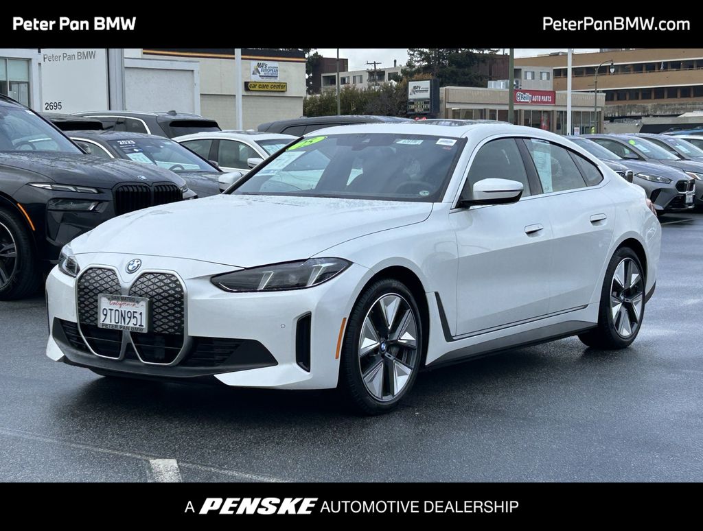 2025 BMW i4 40's photo