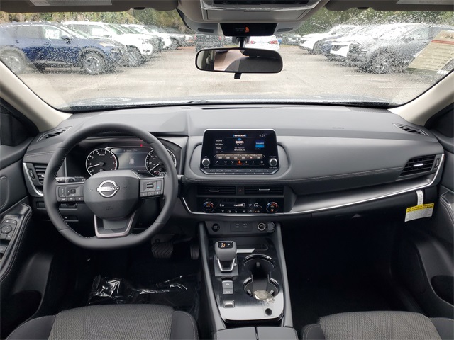 2026 Nissan Rogue SV photo 18