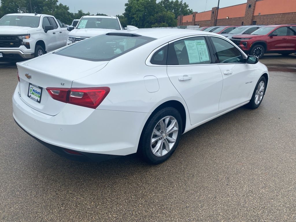 2023 Chevrolet Malibu 1LT photo 2