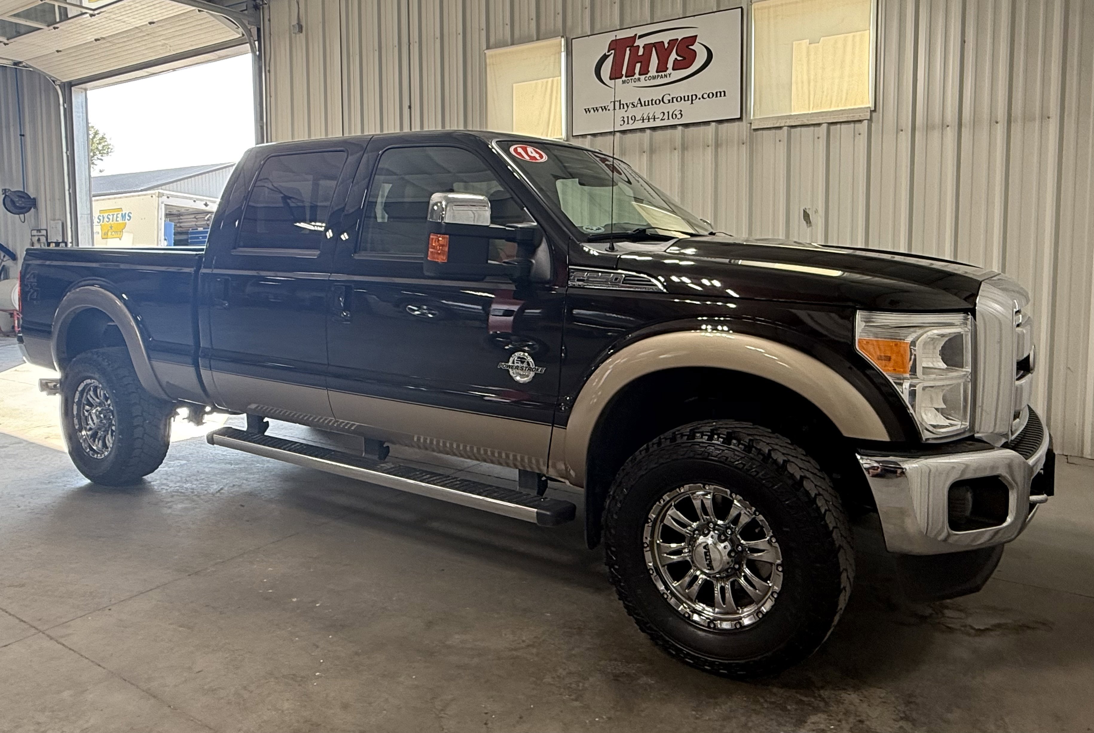 2014 Ford F-250 Lariat photo 2