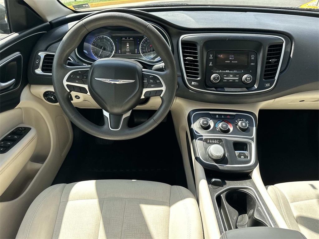 2015 Chrysler 200 LX photo 13