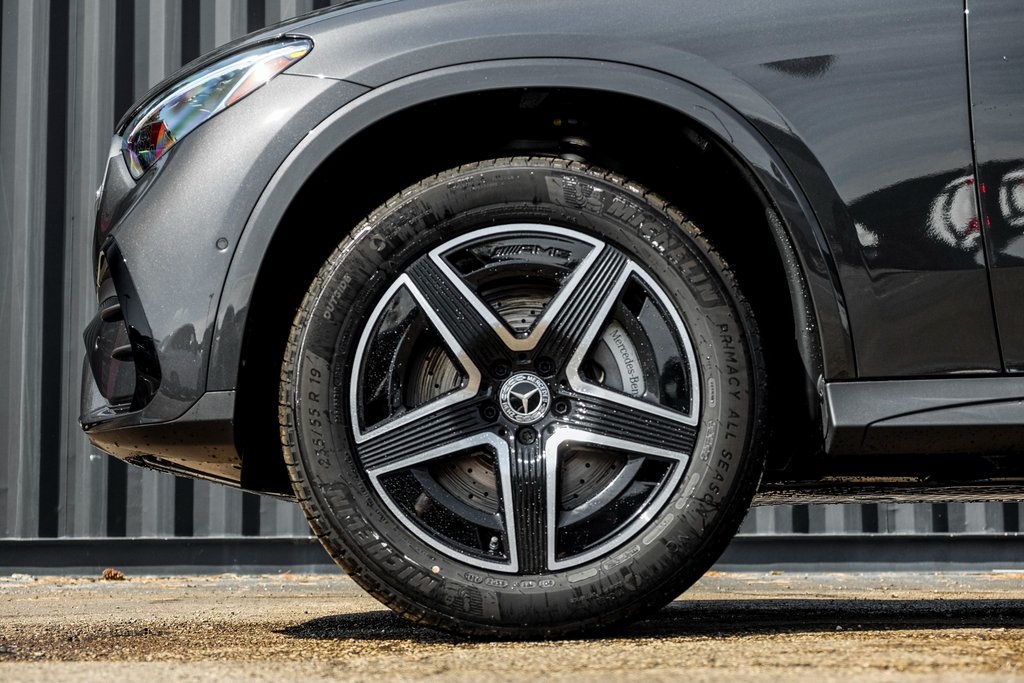 2026 Mercedes Benz GLC 300 4MATIC photo 4