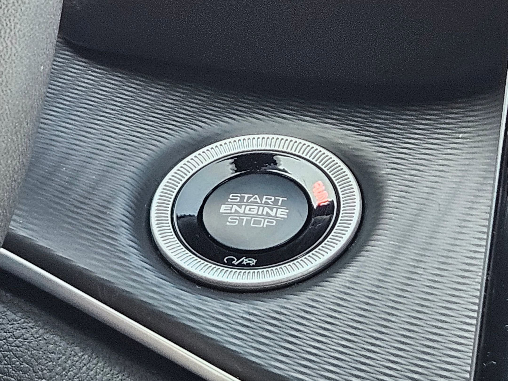 2025 Jeep Grand Cherokee Laredo Altitude photo 13