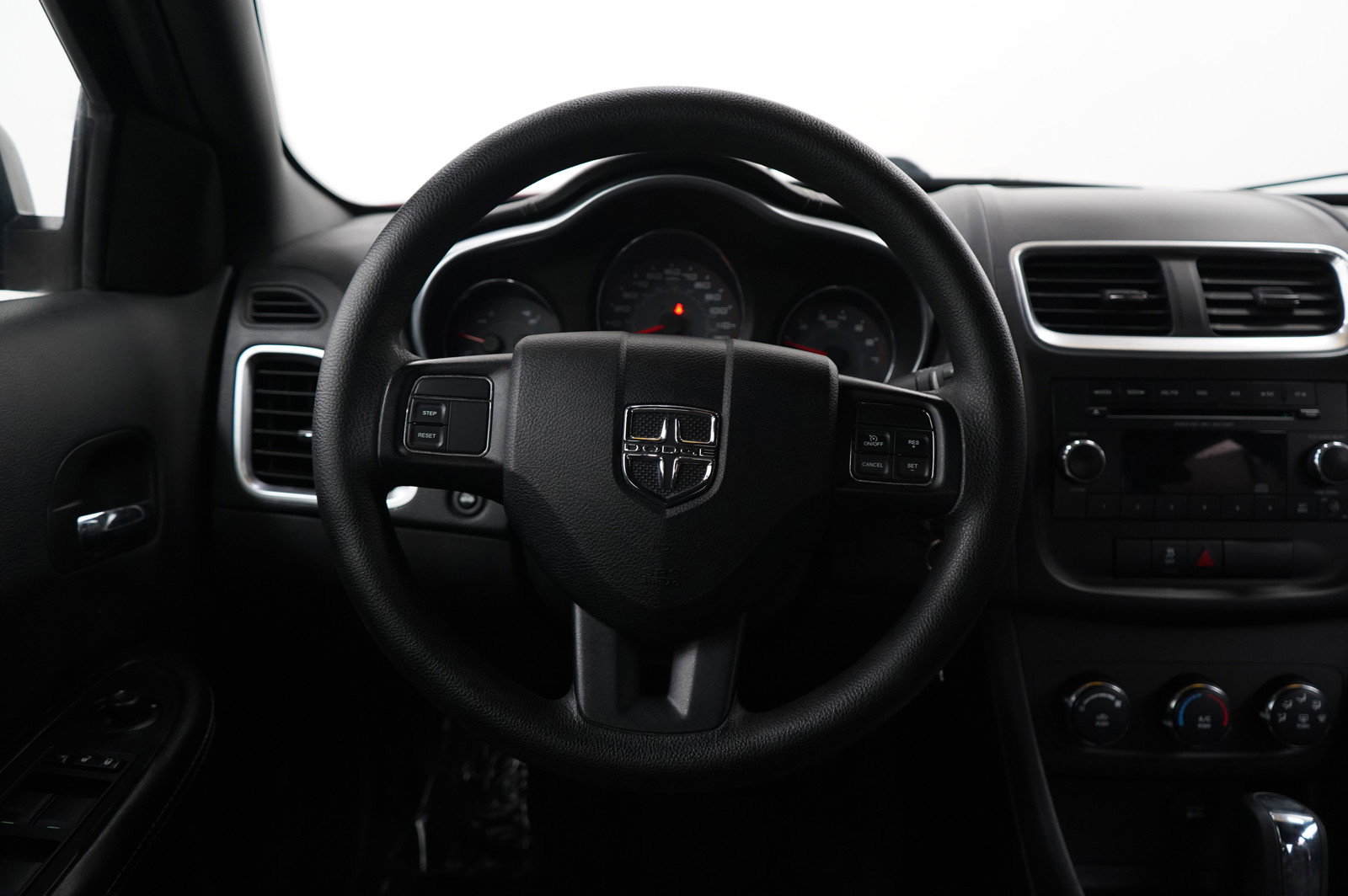 2014 Dodge Avenger SE photo 13