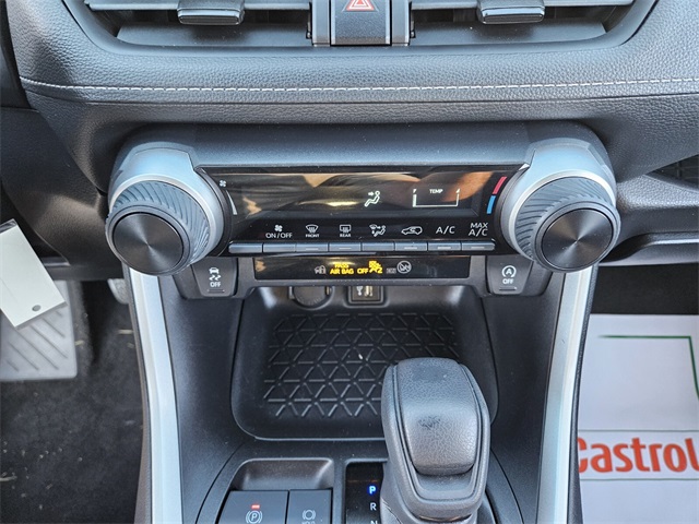 2024 Toyota RAV4 LE photo 22
