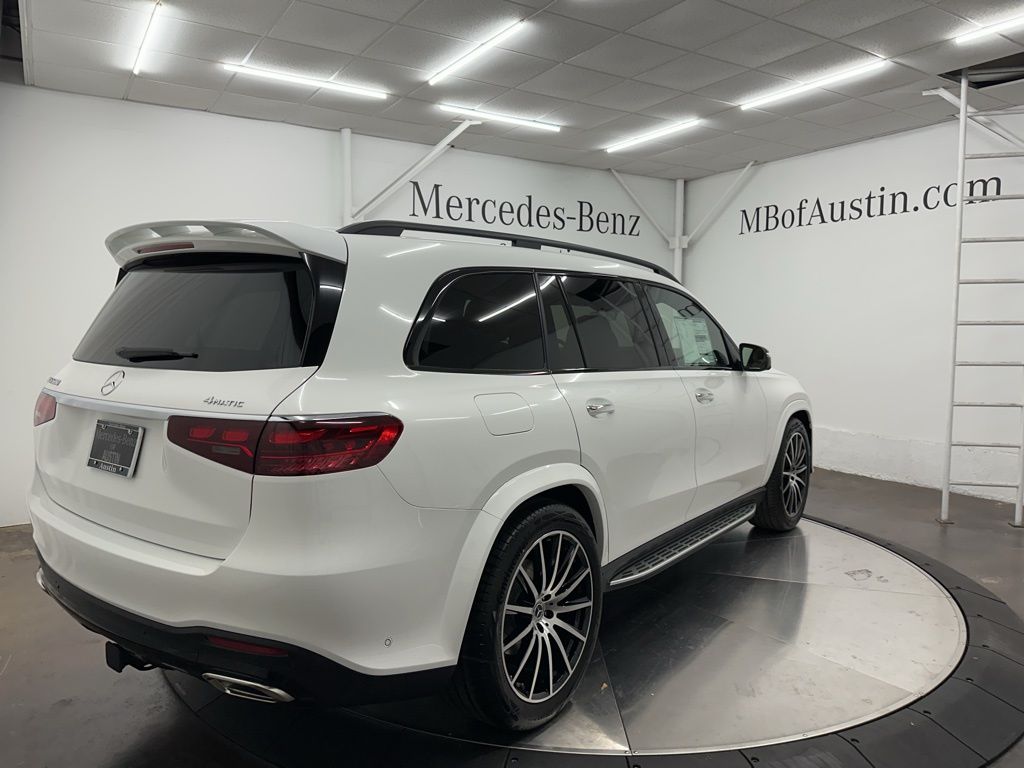 2026 Mercedes Benz GLS 580 4MATIC photo 4