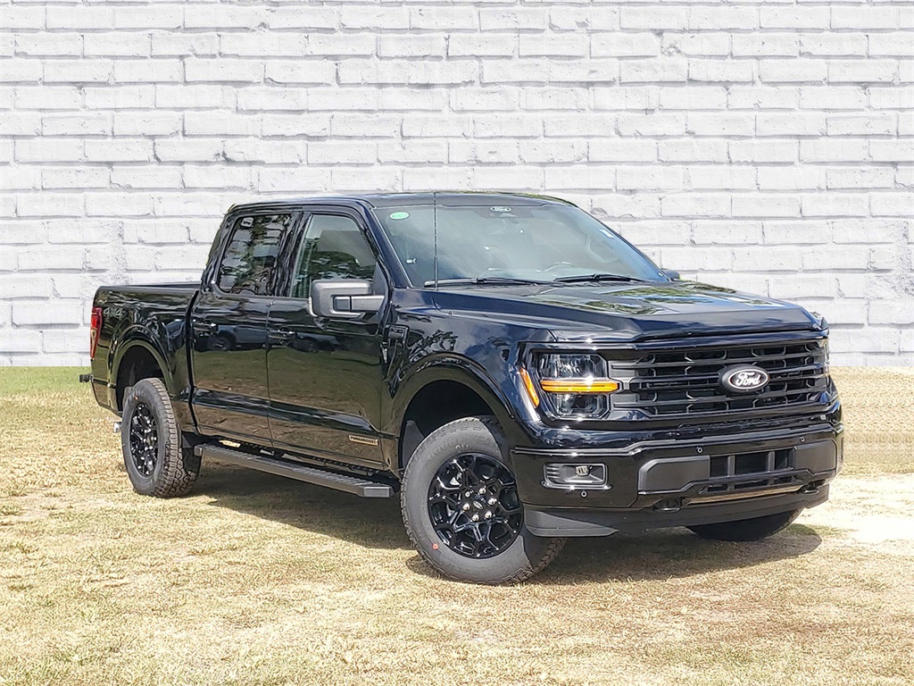 2025 Ford F-150 XLT's photo