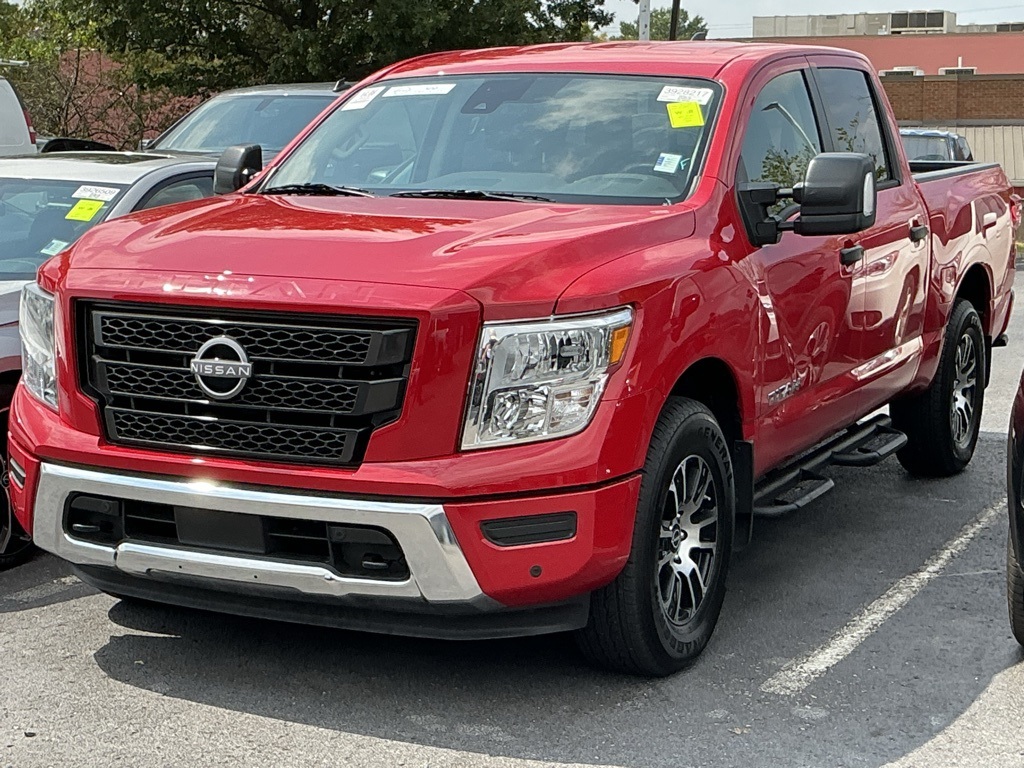 2024 Nissan Titan SV photo 2