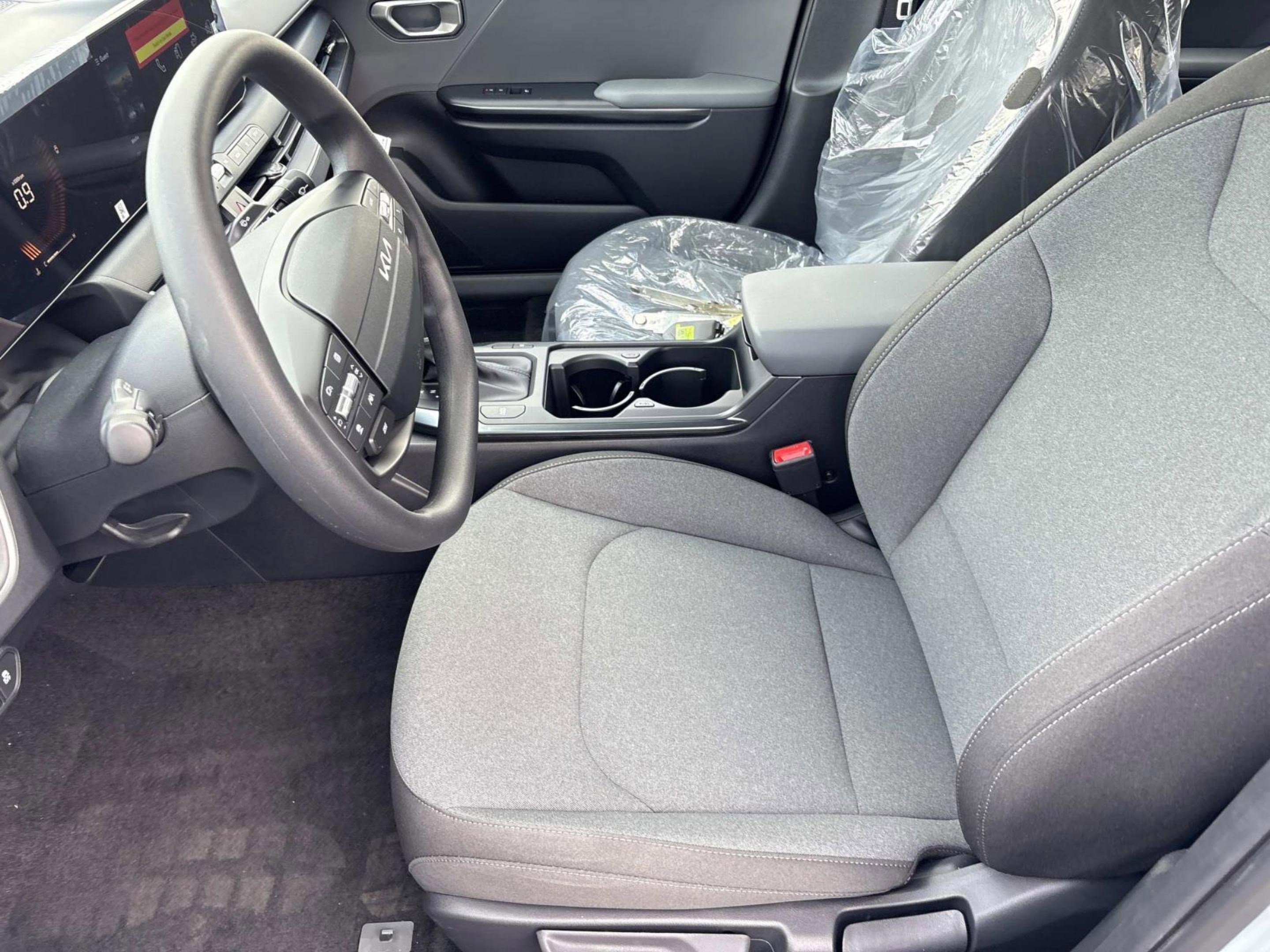 2025 Kia K4 LXS photo 15