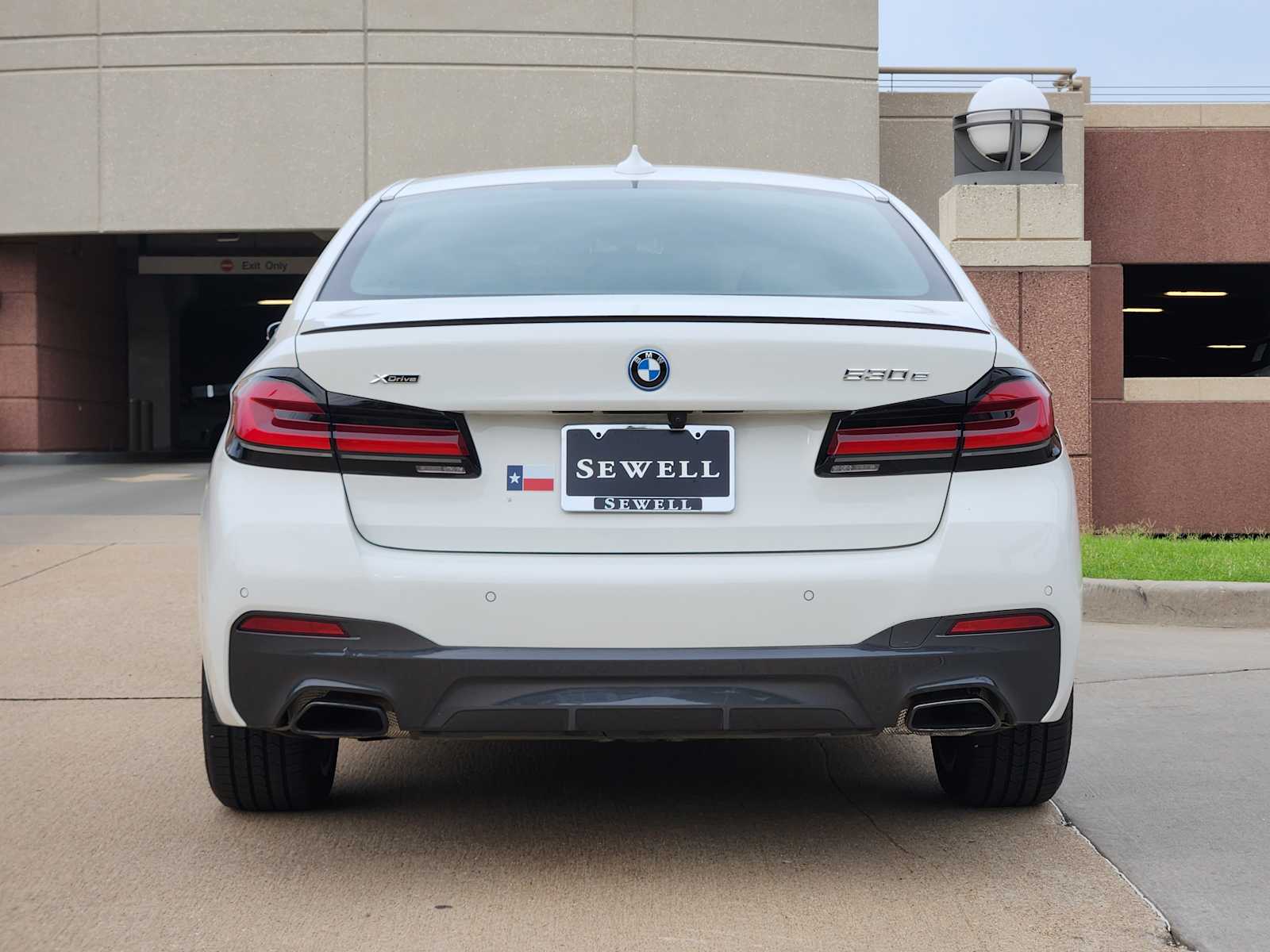 Certified Used 2023 Alpine White BMW 530e xDrive image 5