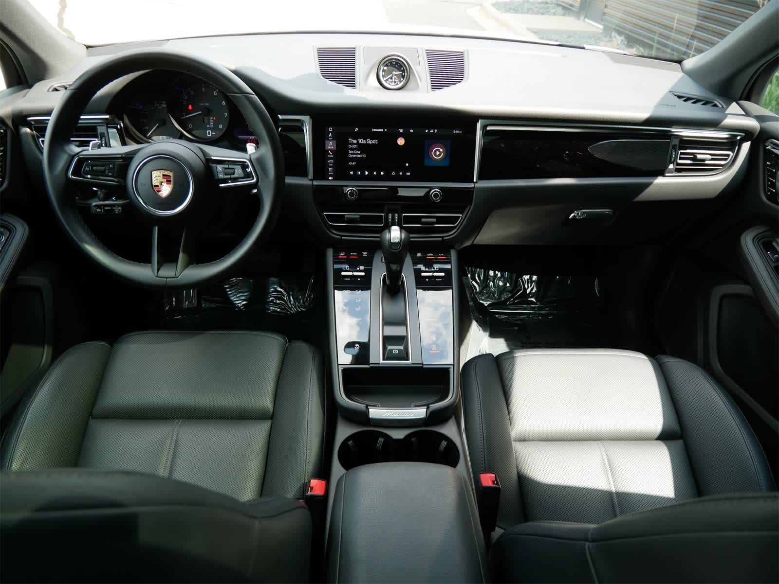2024 Porsche Macan T photo 7