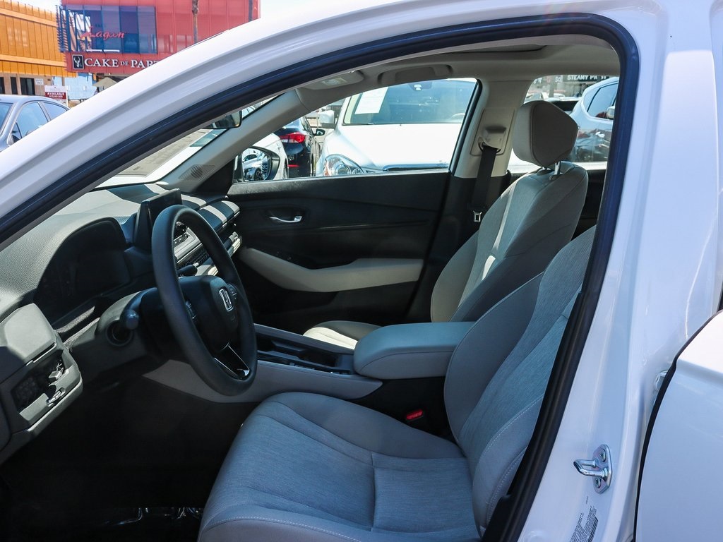 2023 Honda Accord EX photo 19