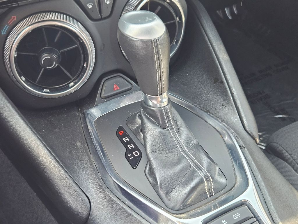 2023 Chevrolet Camaro 1LT photo 18