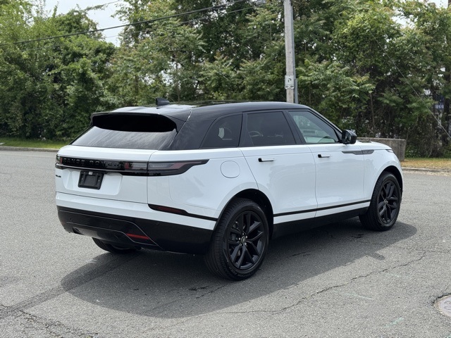 2026 Land Rover Range Rover Velar SE photo 4