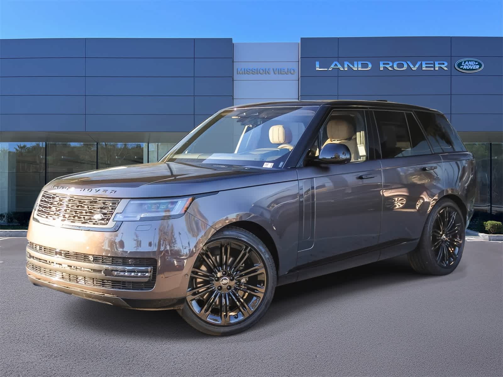 2025 Land Rover Range Rover SE's photo
