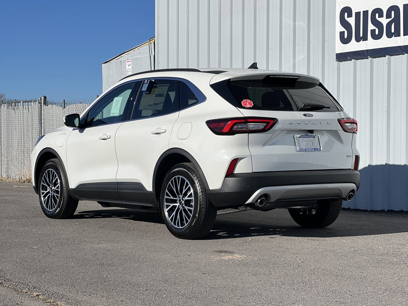 2025 Ford Escape Plug-In Hybrid photo 3