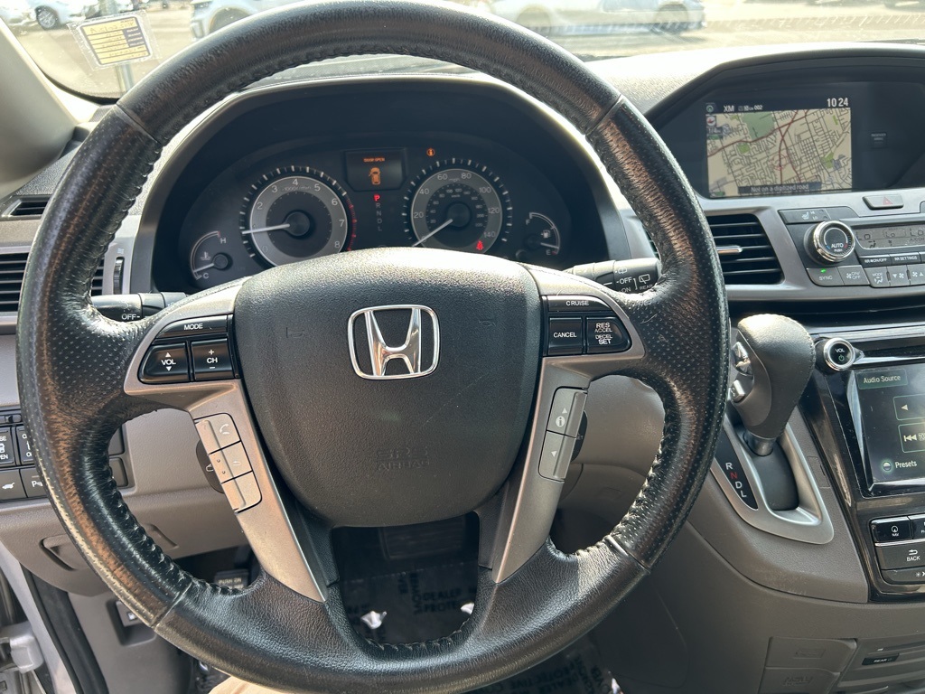 2015 Honda Odyssey Touring photo 14