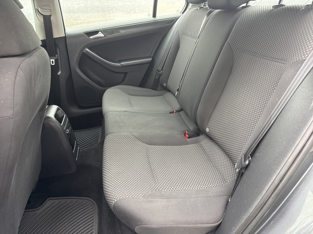 2013 Volkswagen Jetta 2.0 Base photo 15