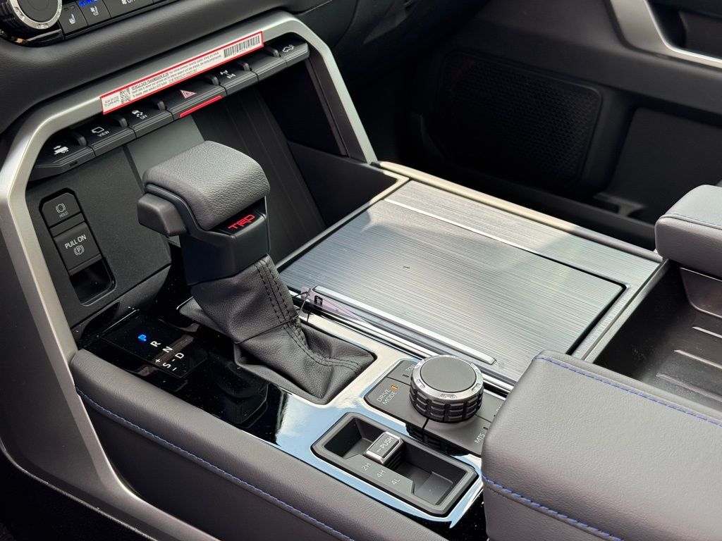 2025 Toyota Tundra Platinum CrewMax photo 16
