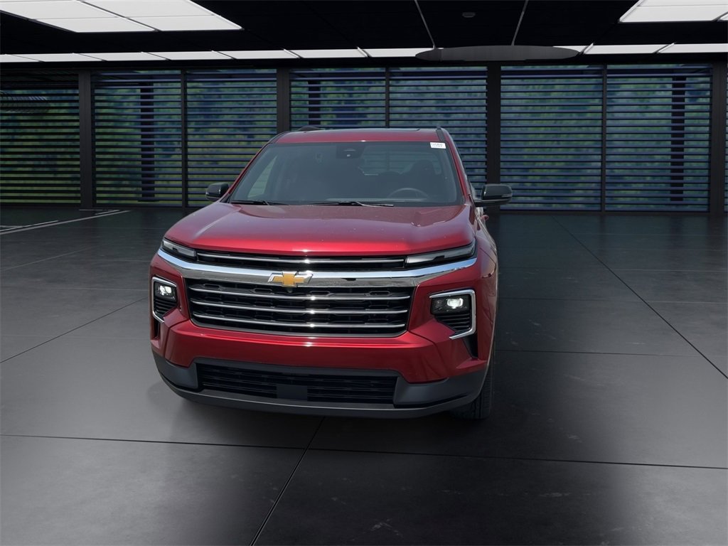 2025 Chevrolet Traverse photo 2