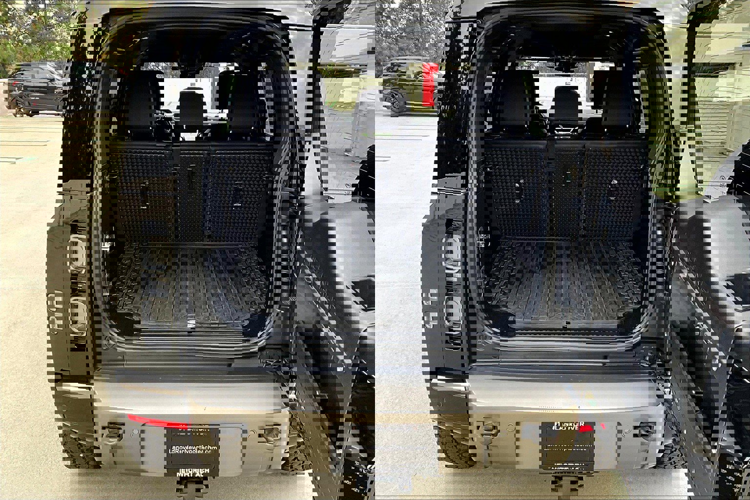 2022 Land Rover Defender X-Dynamic SE photo 17
