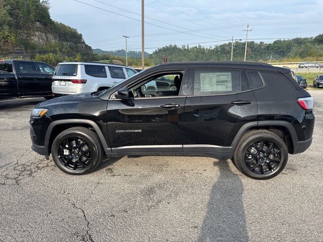 2026 Jeep Compass Latitude photo 4