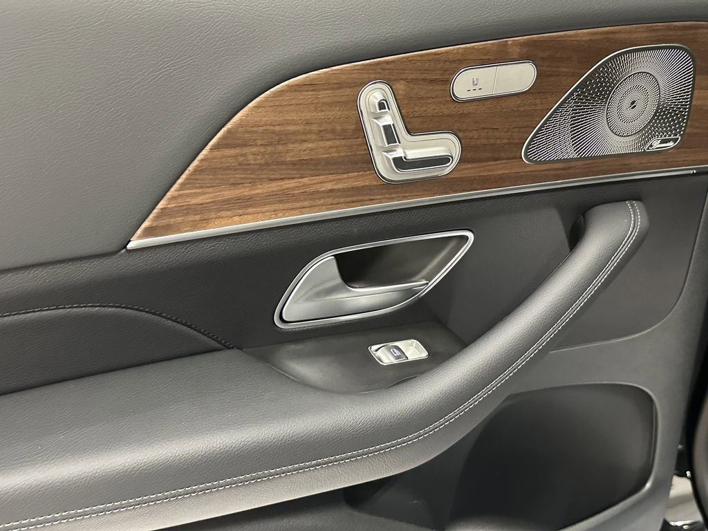 2026 Mercedes Benz GLS 450 4MATIC photo 26