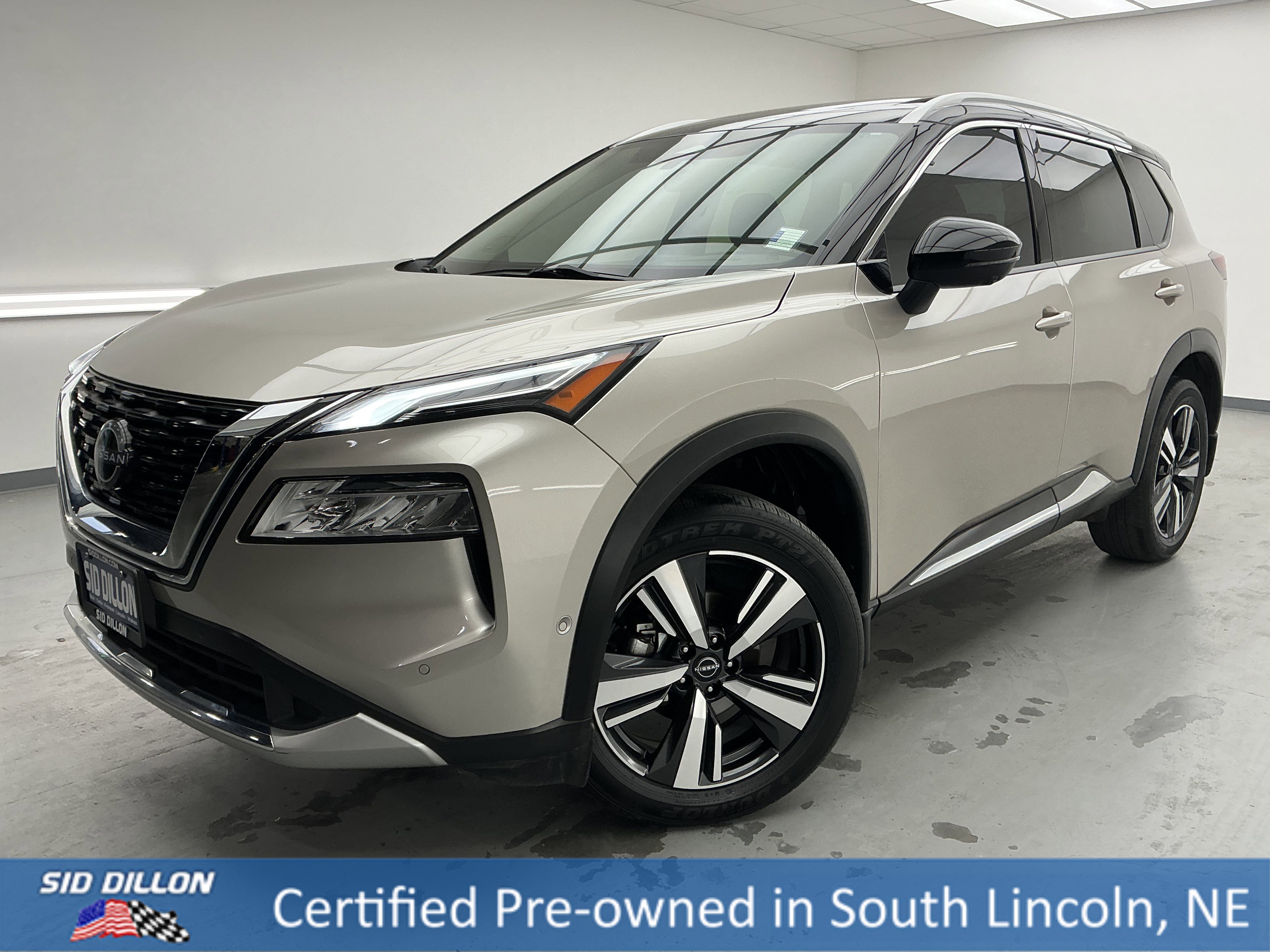 2023 Nissan Rogue Platinum's photo