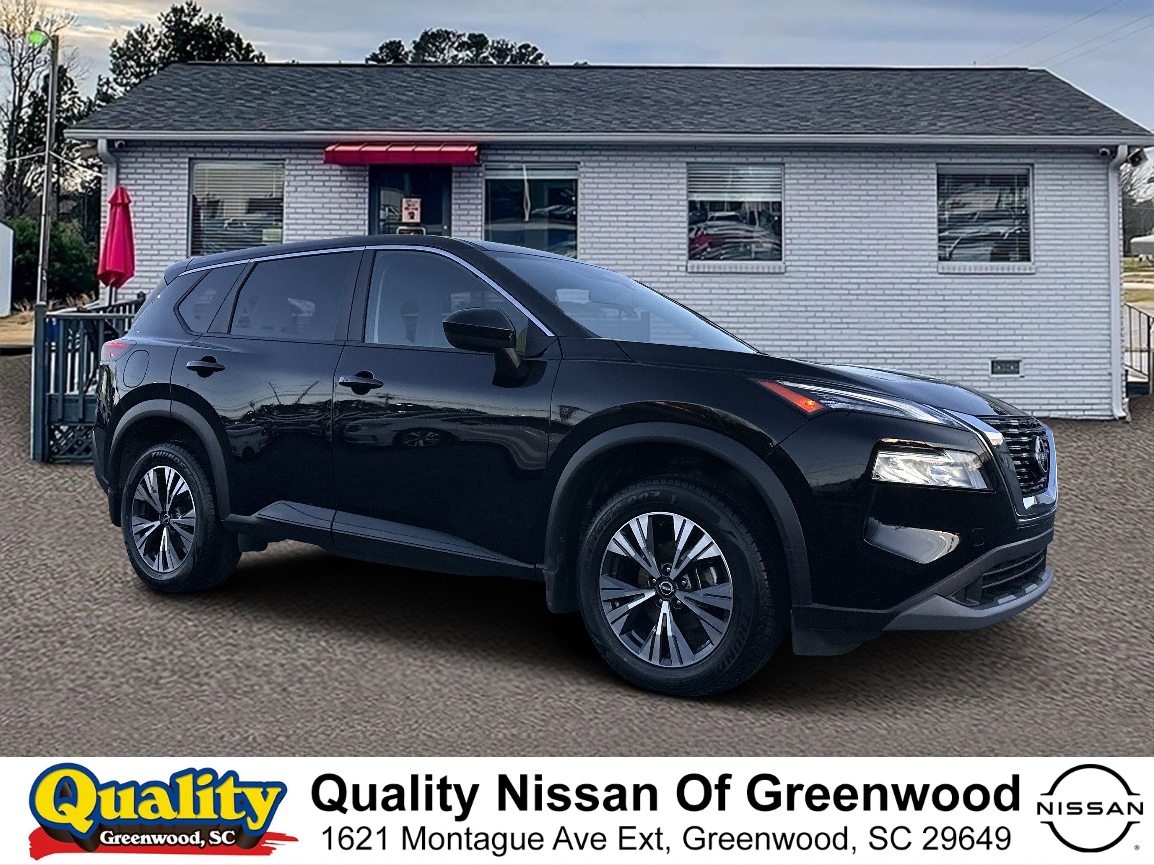 2023 Nissan Rogue SV's photo