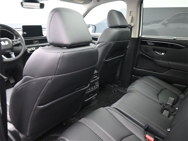 2025 Honda Pilot Touring photo 3