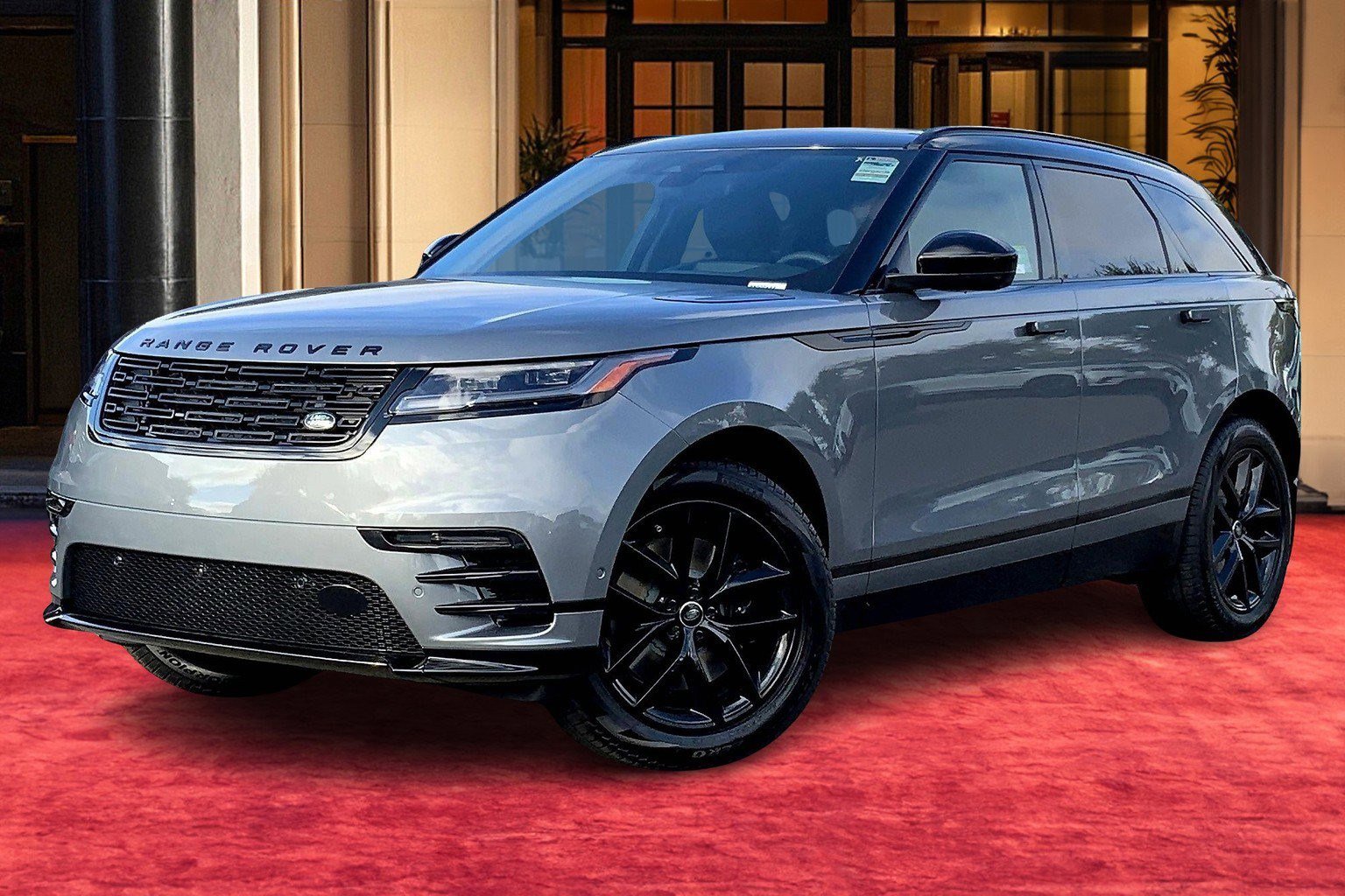 2026 Land Rover Range Rover Velar Dynamic SE's photo