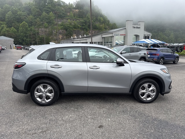 2024 Honda HR-V LX photo 2
