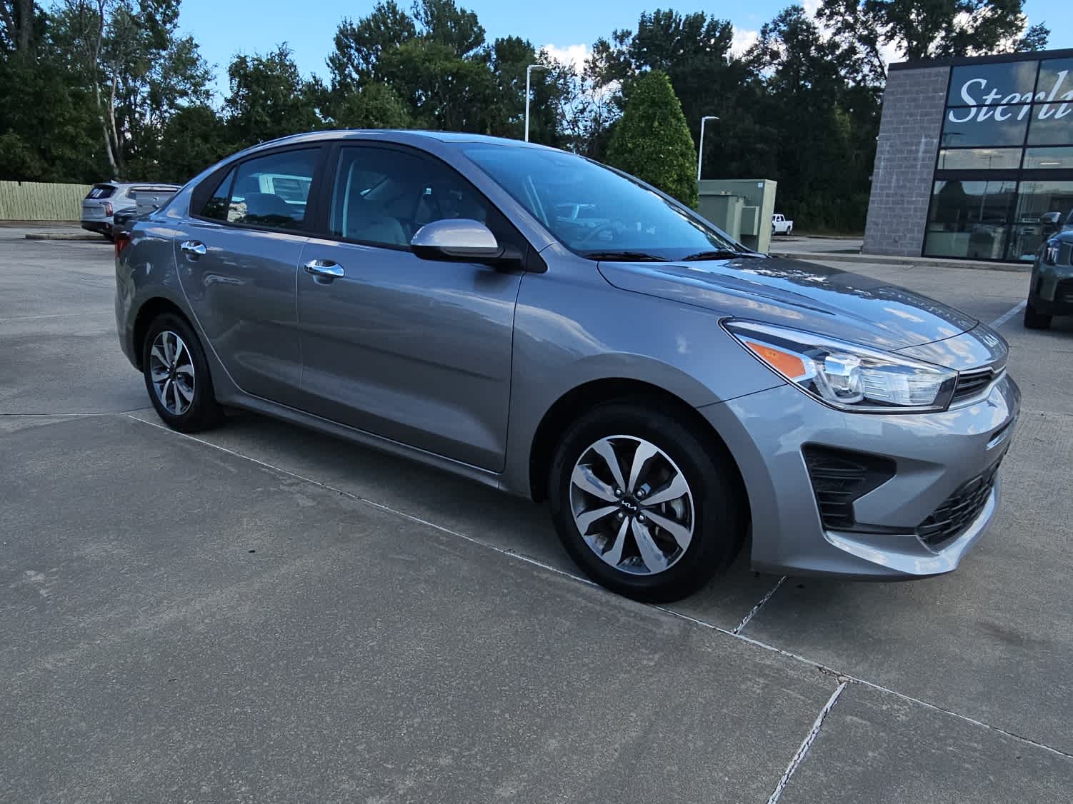 2022 Kia Rio S photo 2