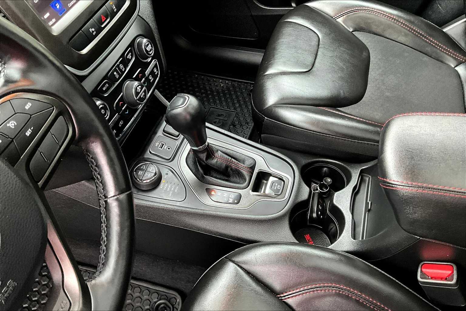 2021 Jeep Cherokee Trailhawk photo 14