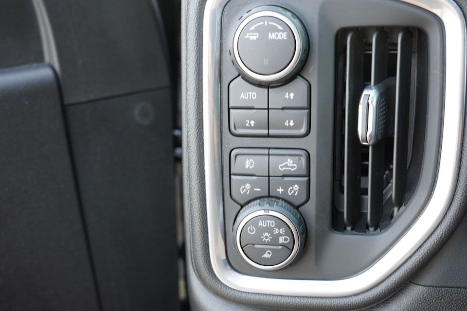 2022 Chevrolet Silverado 3500HD High Country Z71 photo 24