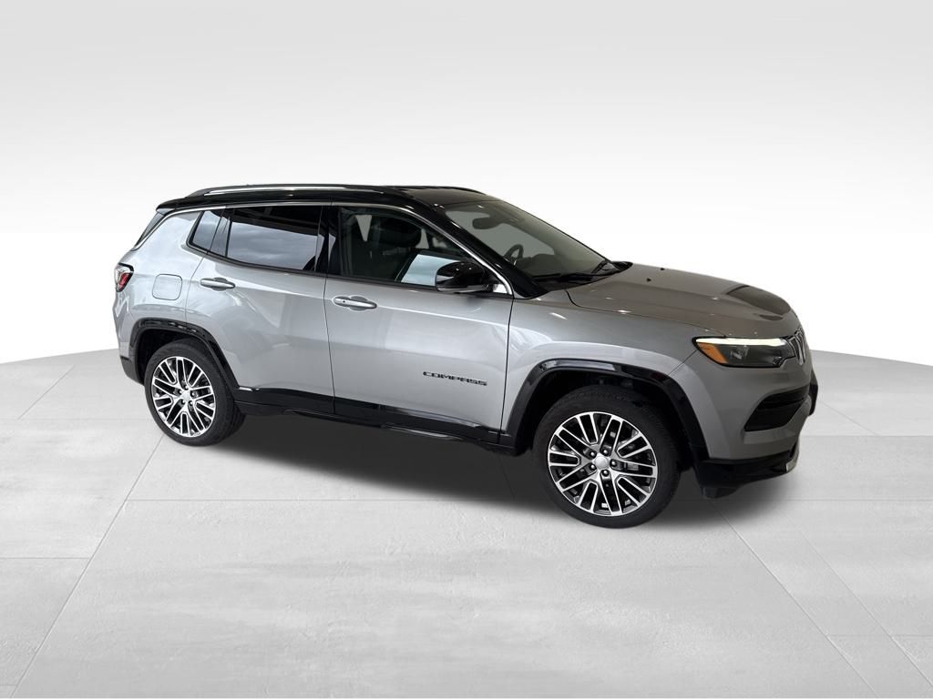 2022 Jeep Compass Limited photo 2