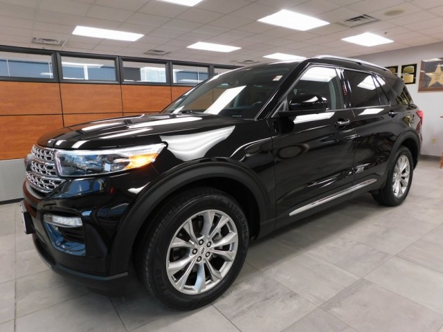 2022 Ford Explorer Limited's photo