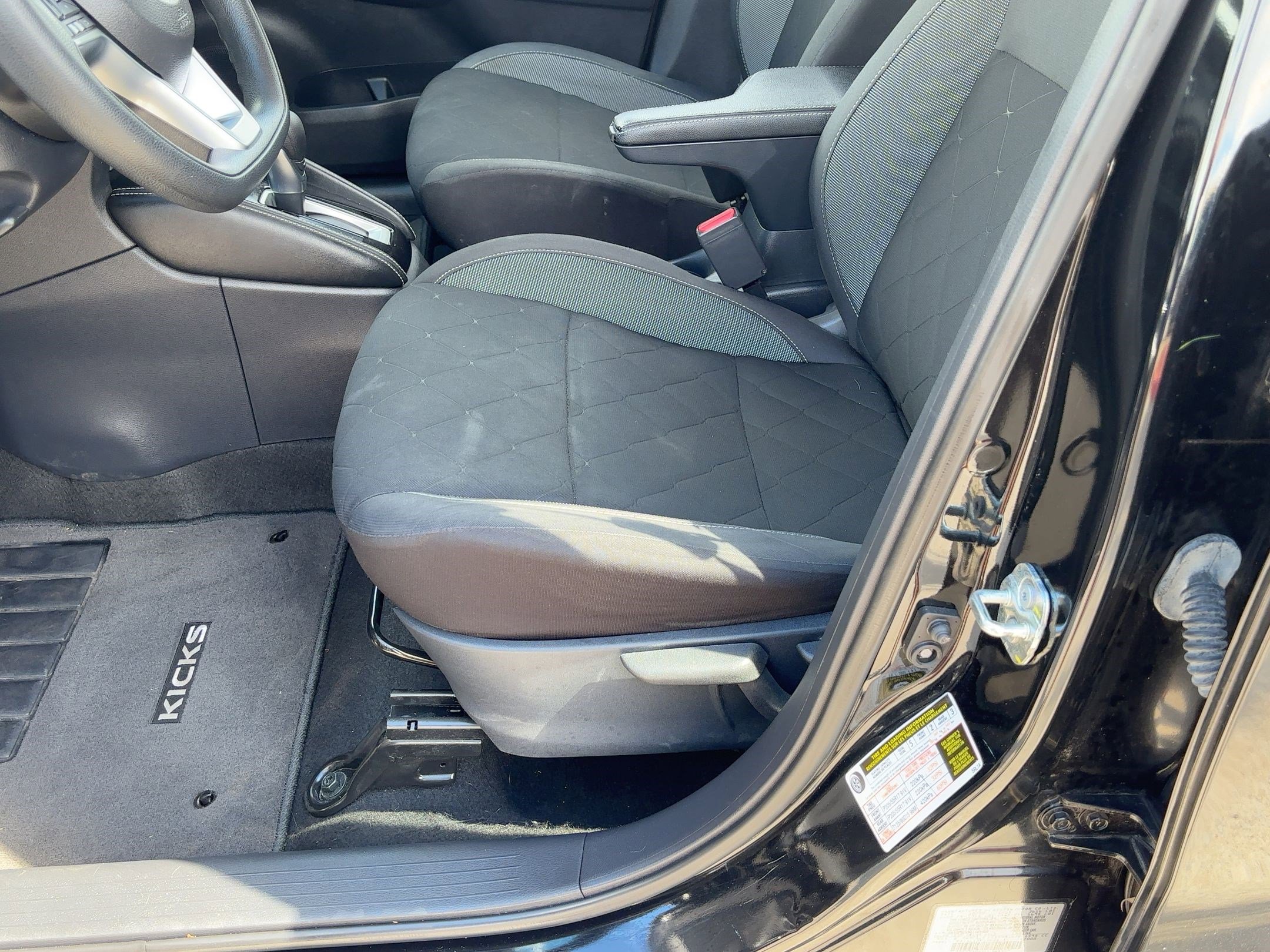 2020 Nissan Kicks SV photo 5