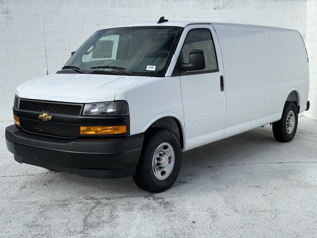 2025 Chevrolet Express Cargo 2500 photo 4