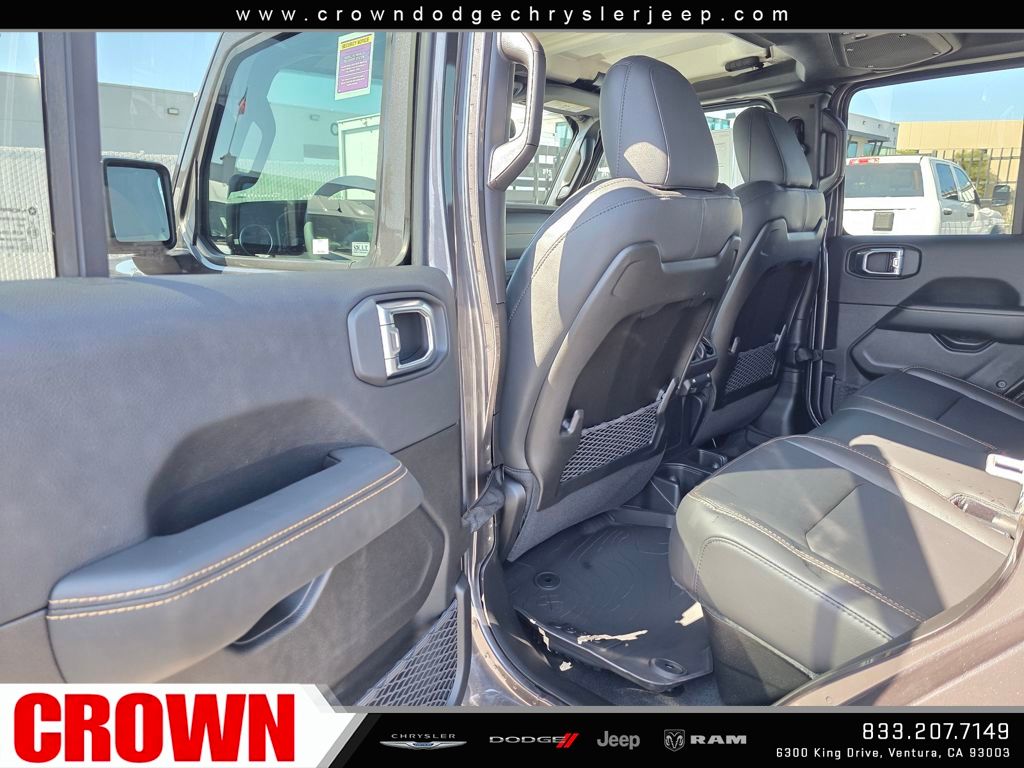 2025 Jeep Gladiator Sport photo 14