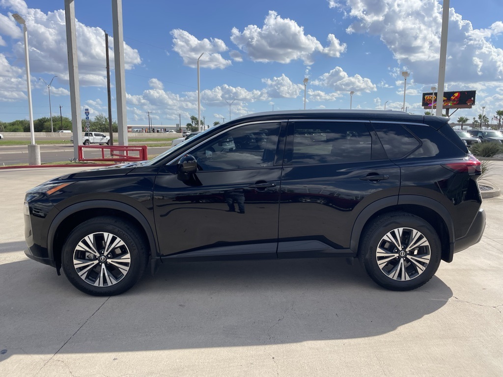 2021 Nissan Rogue SV photo 2