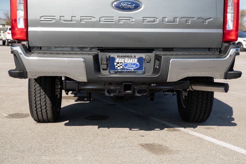 2025 Ford F-350 XLT photo 12