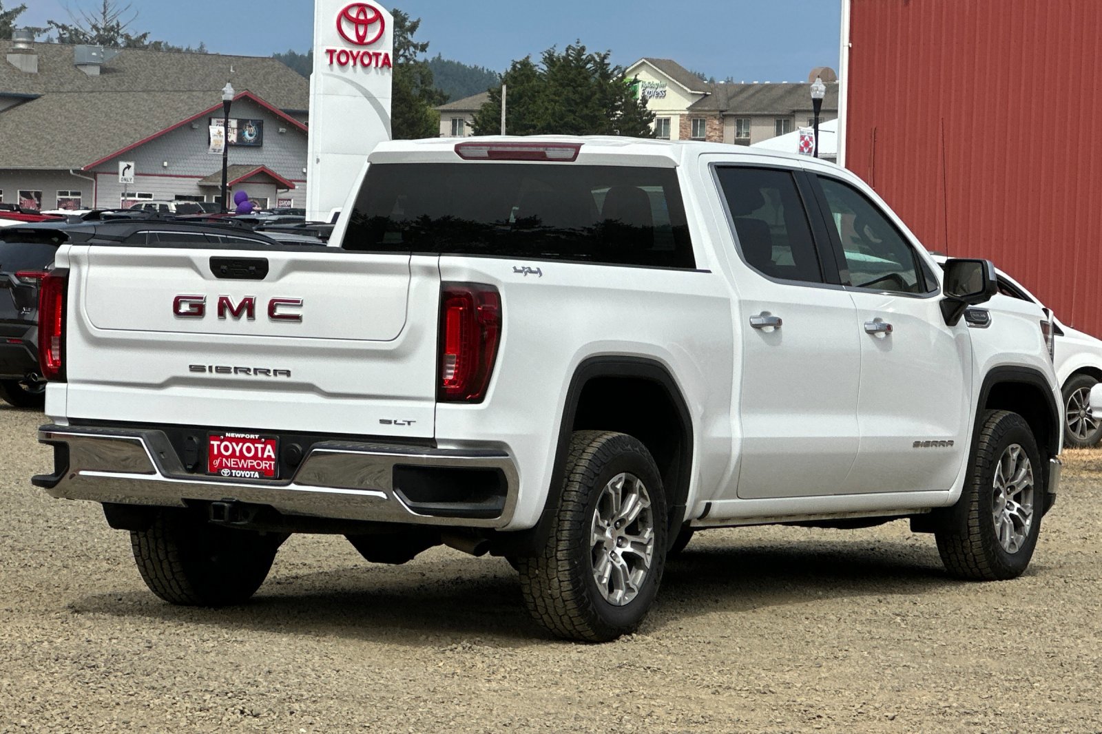 2024 Gmc Sierra 1500 SLT photo 3