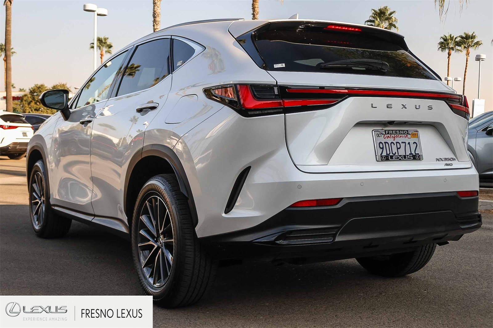 2022 Lexus NX 350h Premium photo 3
