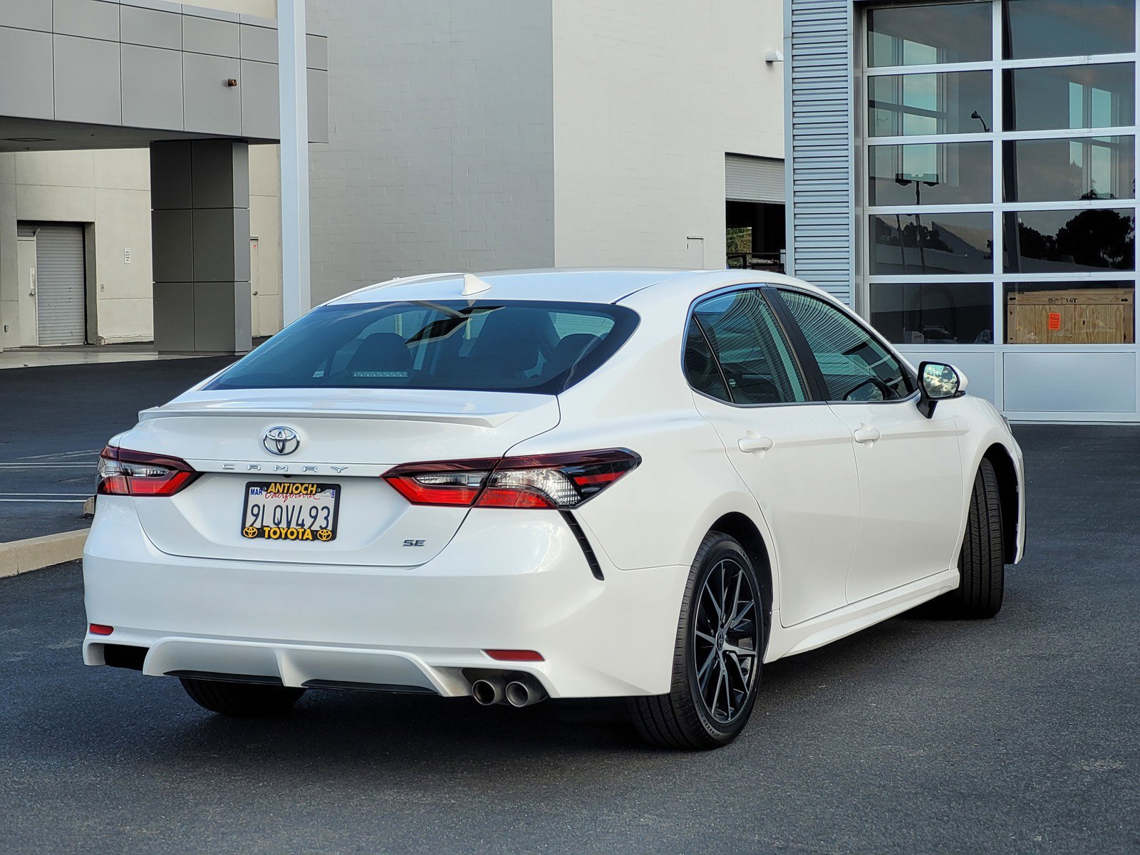 2024 Toyota Camry SE photo 2
