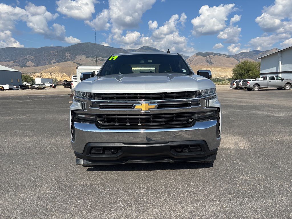 2019 Chevrolet Silverado 1500 LT photo 2