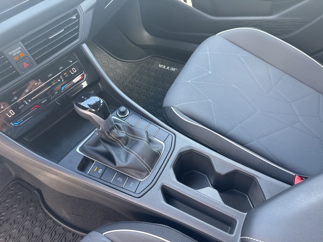 2025 Volkswagen Jetta 1.5T Sport photo 17